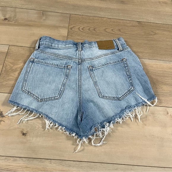 Aeropostale Women’s Denim Frayed Hem Mom Shorts - Picture 11 of 11